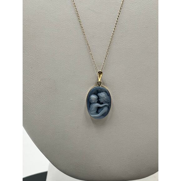 OTC Italy Vintage 10k Yellow Gold Blue Agate Mother Child Carved Cameo Pendant - Picture 4 of 14